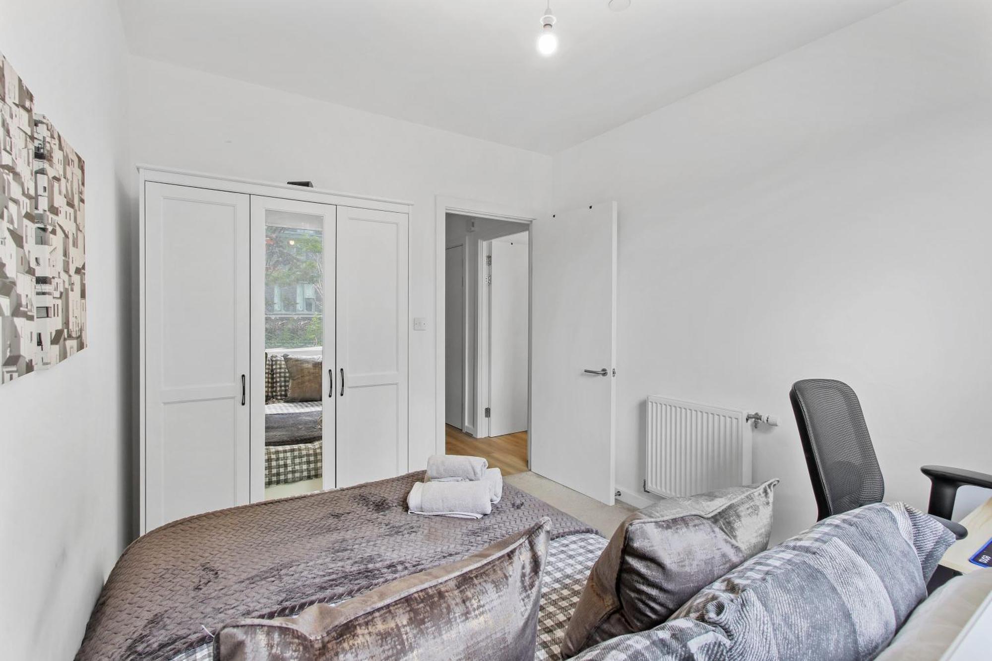 Centrally Located - Modern - 2Bed - 2Bath Apartment London Exterior photo