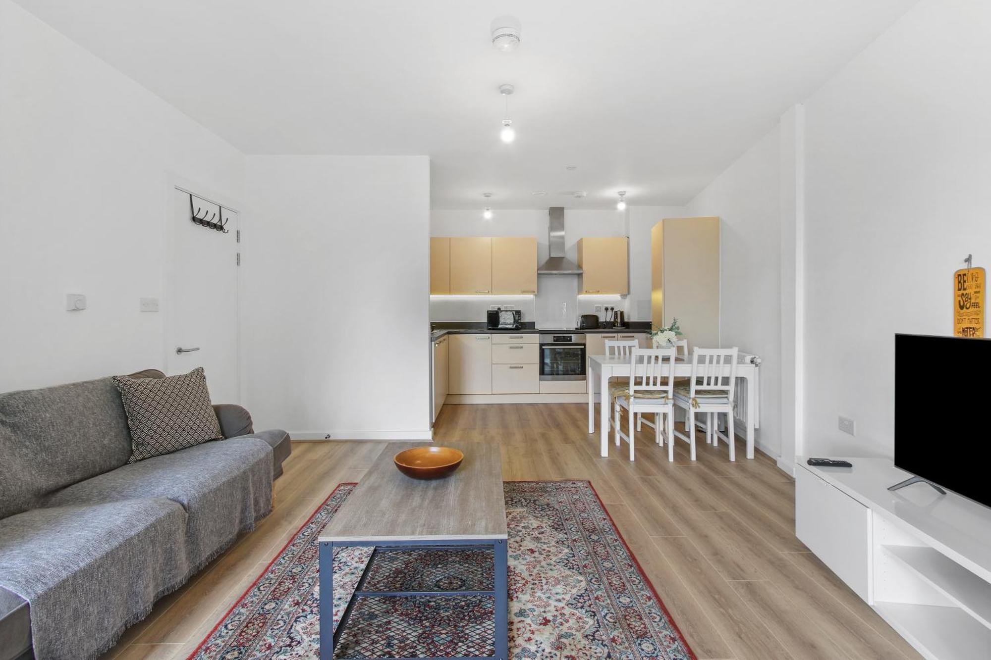 Centrally Located - Modern - 2Bed - 2Bath Apartment London Exterior photo