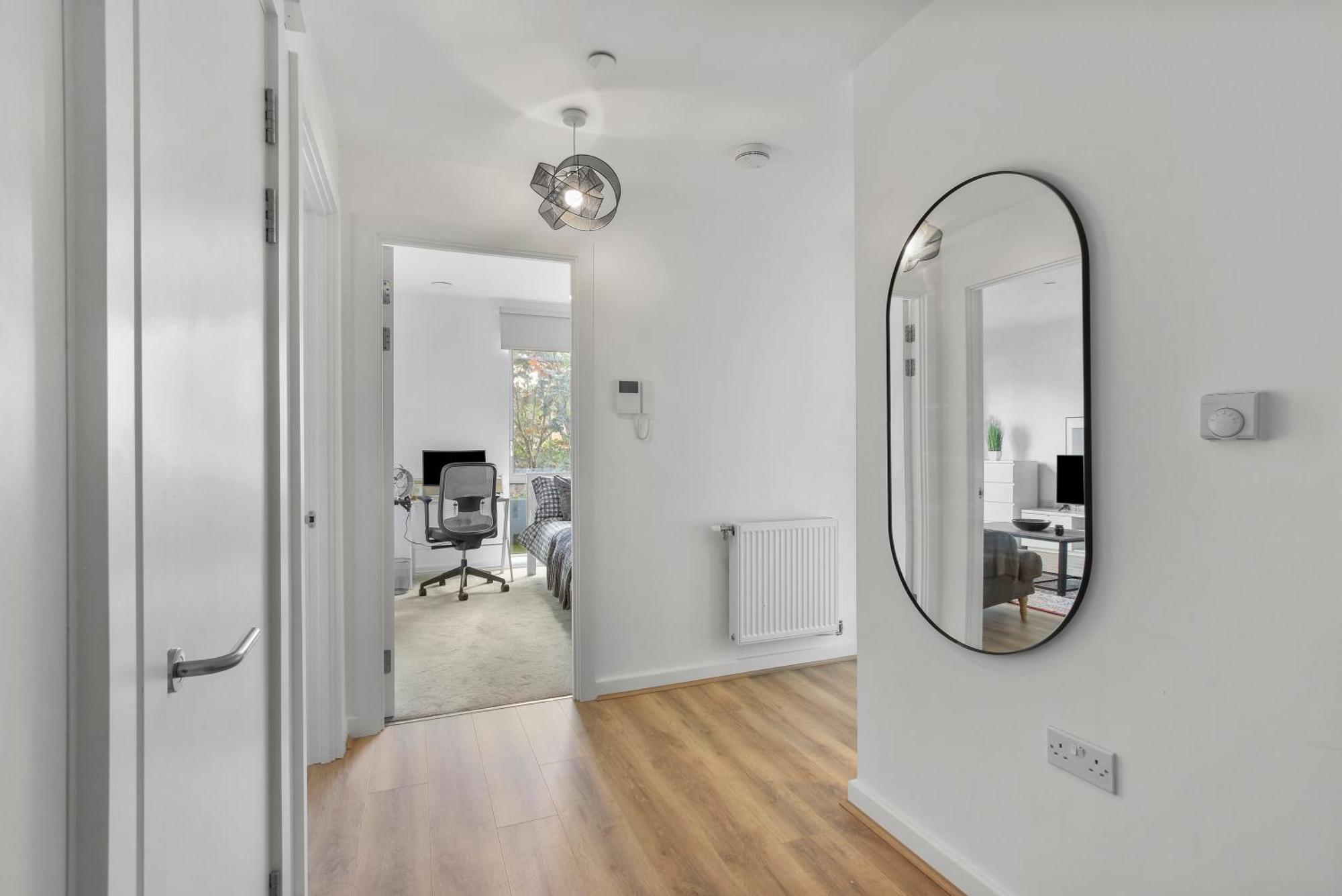 Centrally Located - Modern - 2Bed - 2Bath Apartment London Exterior photo