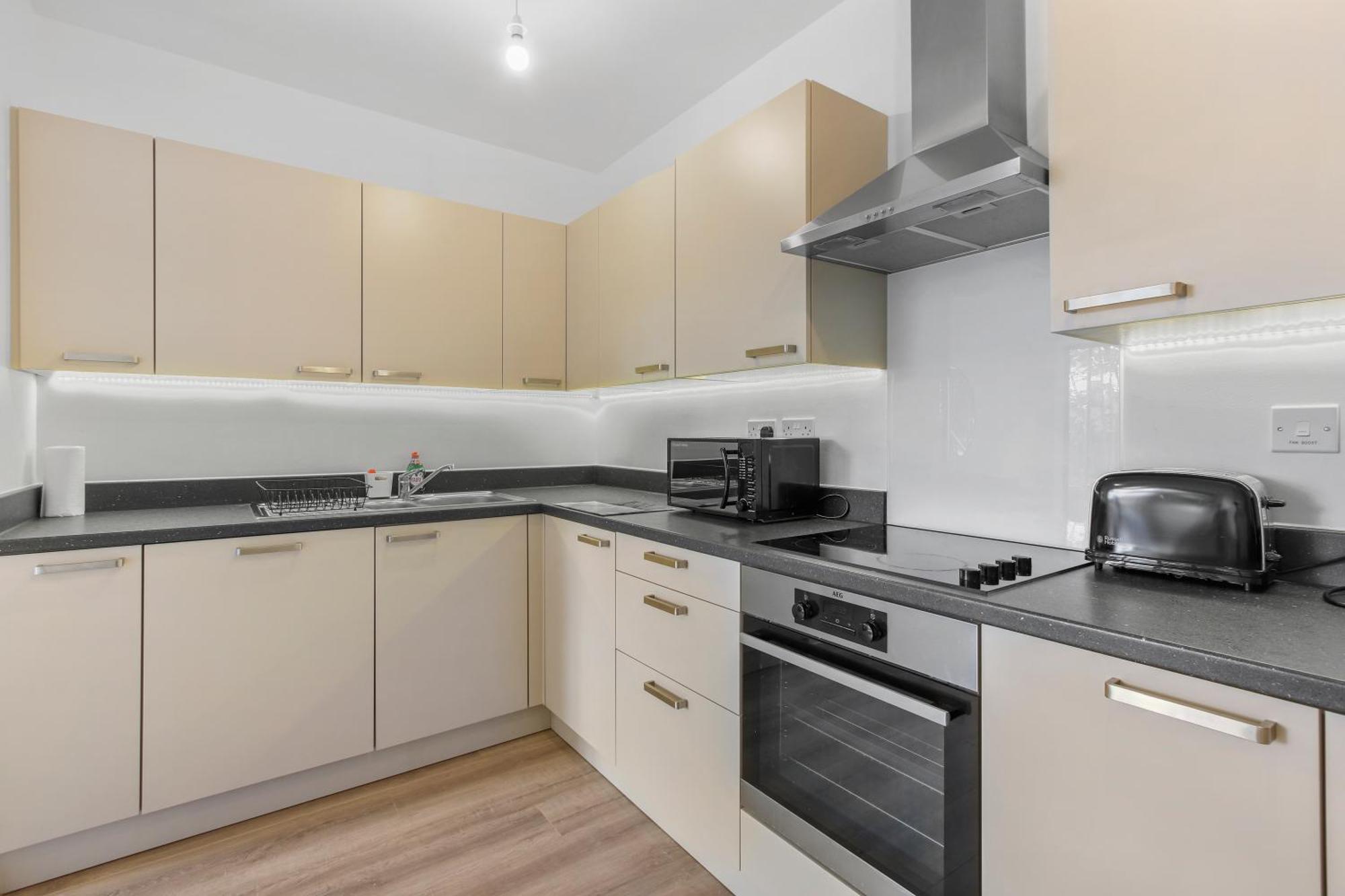 Centrally Located - Modern - 2Bed - 2Bath Apartment London Exterior photo