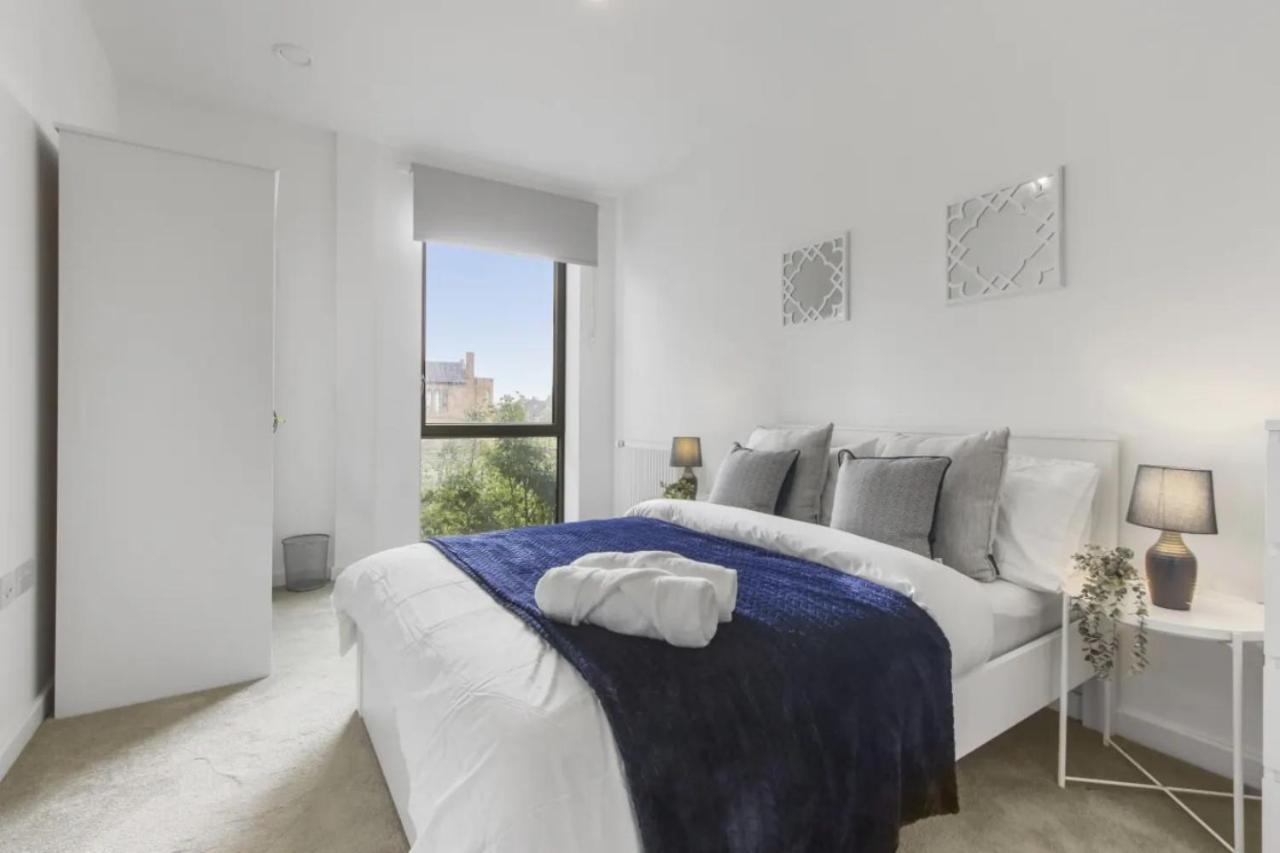 Centrally Located - Modern - 2Bed - 2Bath Apartment London Exterior photo